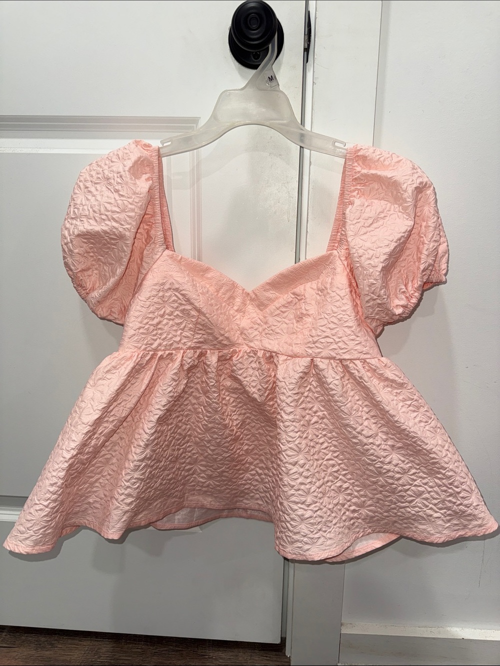 SHEIN Light Pink Textured Puff Sleeve Peplum Top